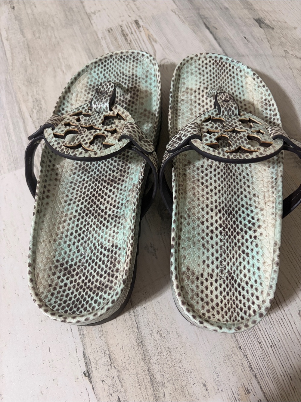 Tory Burch Miller Cloud Lug Sandals- Seaside Roccia Snakeskin Size 6.5. NWOB - Picture 15 of 16